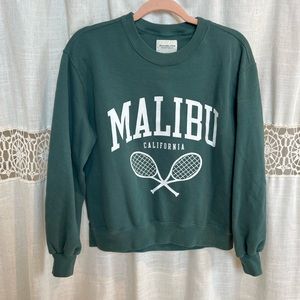 Abercrombie & Fitch dark green sweatshirt